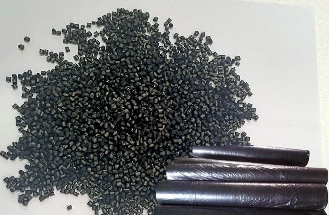 Cyfansoddiad meistr du a mathau o beiriant pacio PVC carbon du a ddefnyddir g...